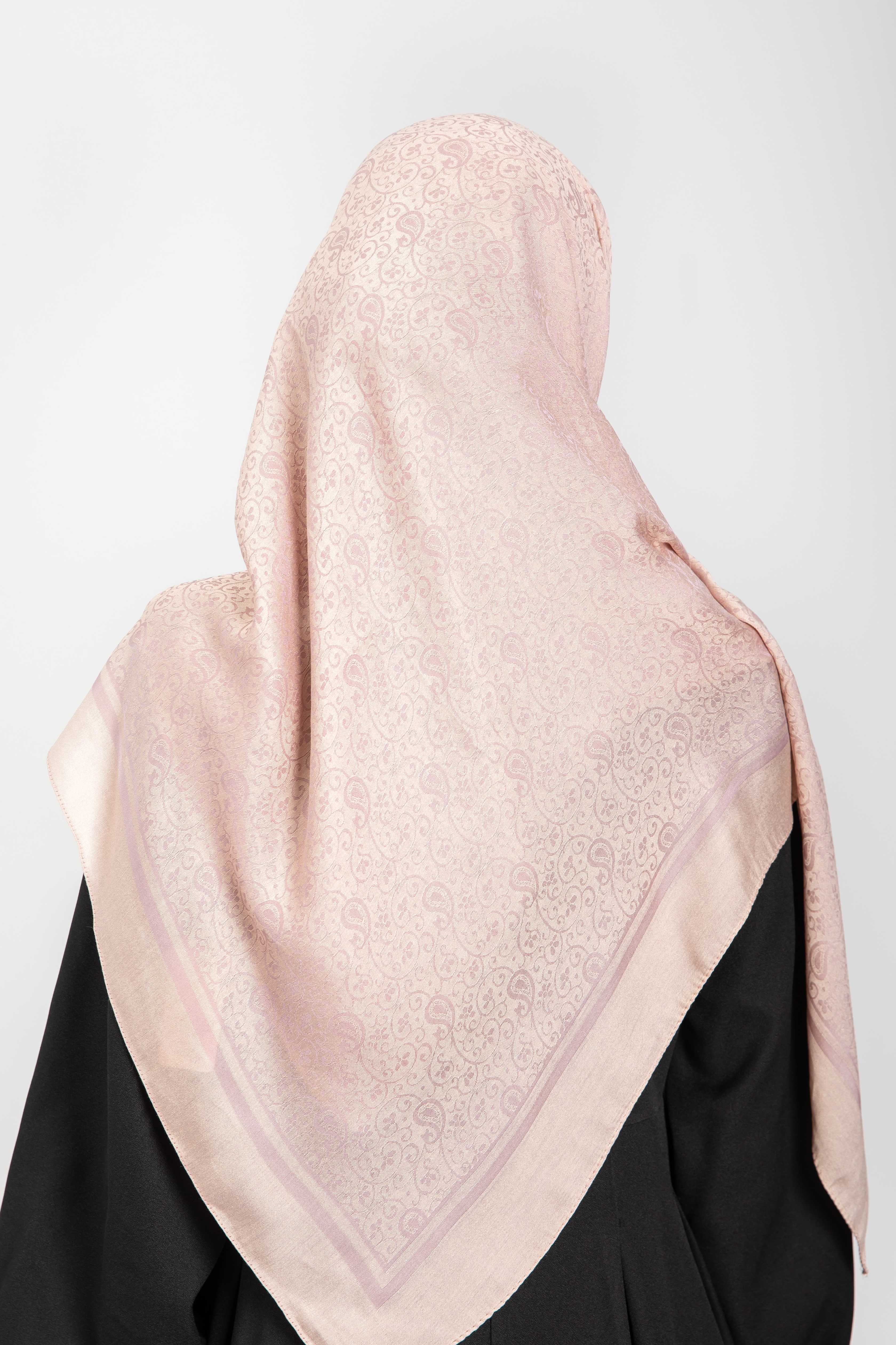 \"I&I STORE × RAJABROOKE\" HIJAB I&I STORE × RAJABROOKE